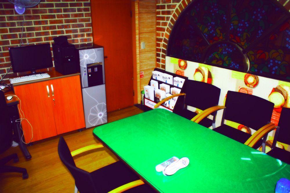 Oppa Hostel Seoul Exterior photo