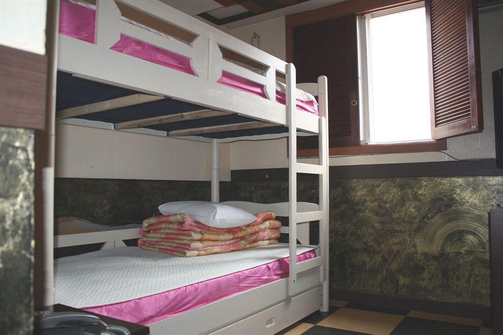 Oppa Hostel Seoul Exterior photo
