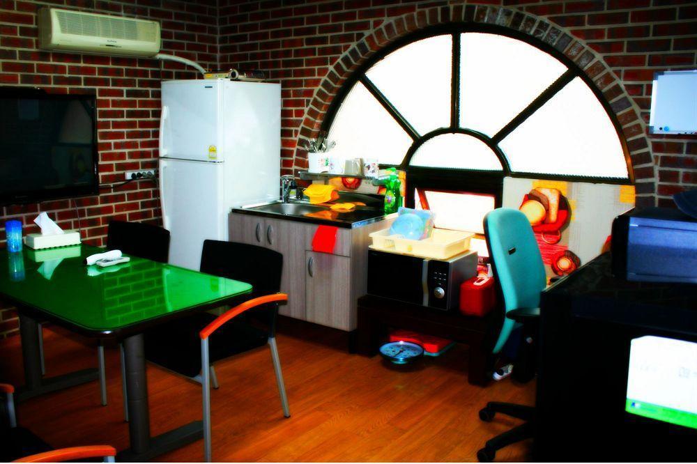 Oppa Hostel Seoul Exterior photo